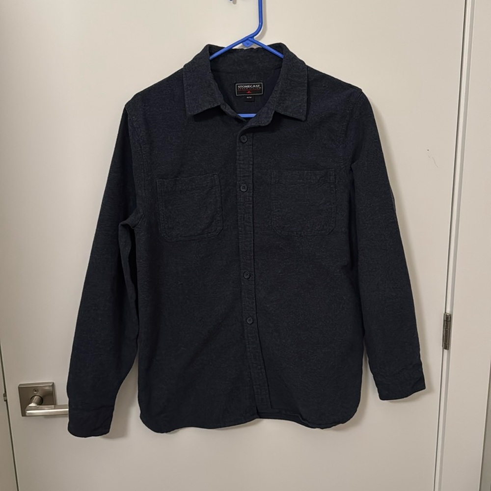 Stonecast Urban Living Men's Size Medium  Navy Shirt